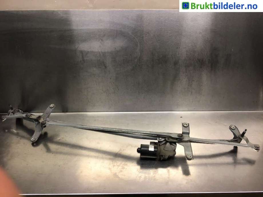 Viskermotor frontrute til Mercedes Vito/Viano 2010-2014 (Fase 2) (W639) (W639) (MERCEDES|A 639 820 01 40|)