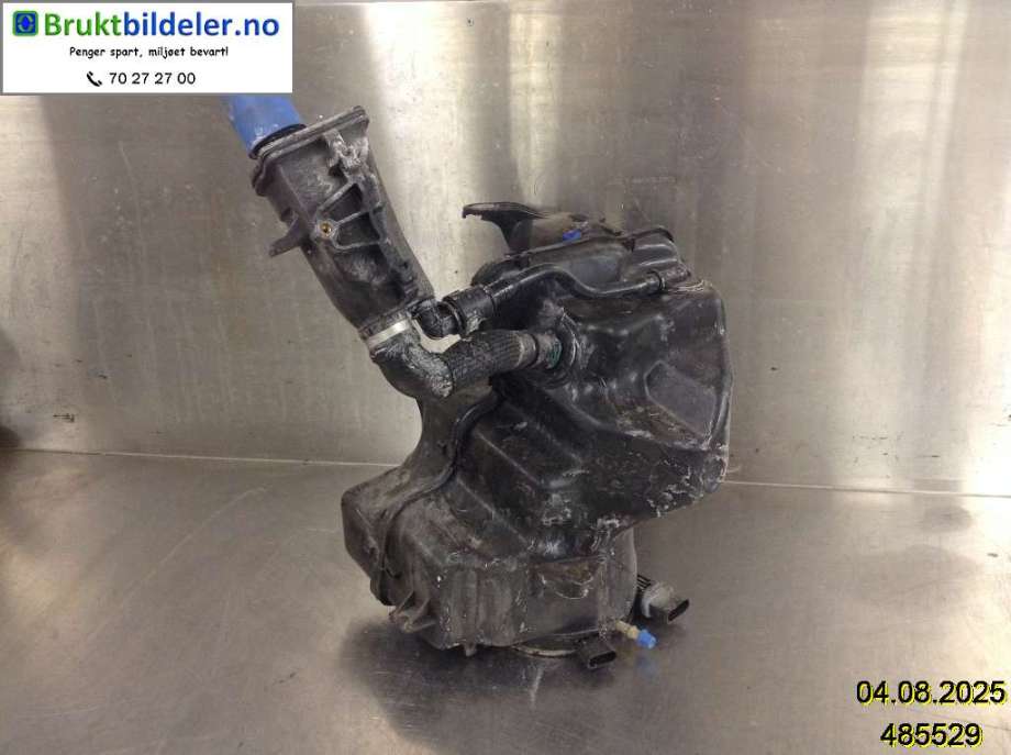 AdBlue tank til VW Caddy, 2015-2020 (Type III, Fase 3)  (VOLKSWAGEN|2K5 131 877 A)