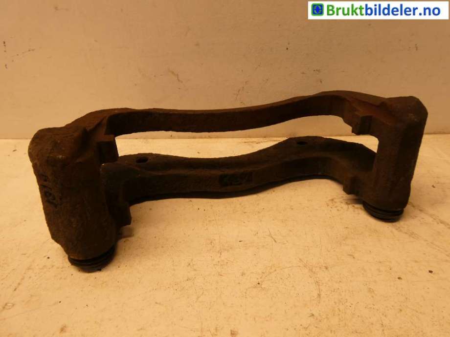 Bremsecaliper brakett til Mitsubishi Outlander 2007-2010 (Type II, Fase 1)  (MITSUBISHI|MR307282|)