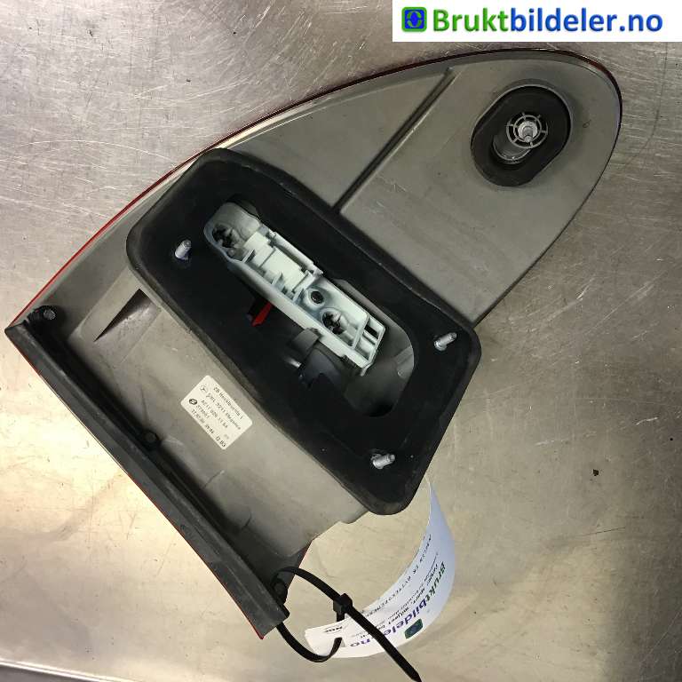 Baklykt venstre til Mercedes E-Klasse 2002-2006 (Fase 1) (W211) (W211) (MERCEDES|A 211 820 11 64|)
