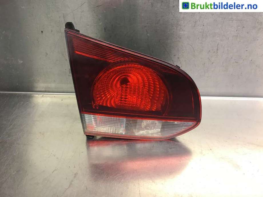 Baklykt venstre indre til VW Golf VI, 2008-2012  (VOLKSWAGEN|5K0 945 093 AA)