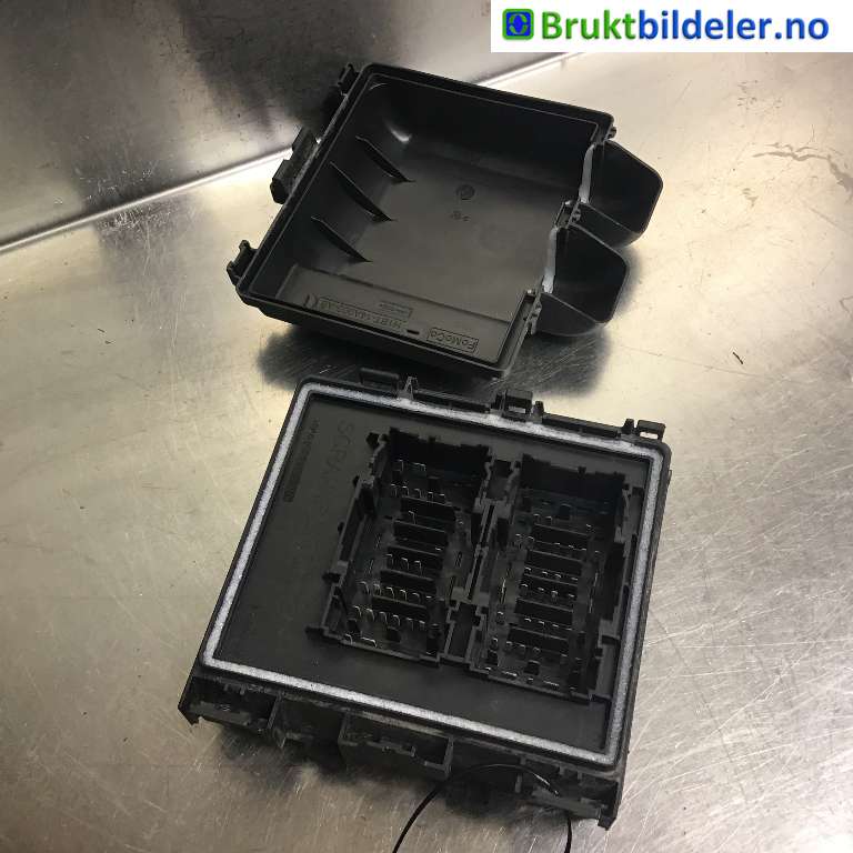 Sikringsboks til Ford Fiesta 2017-->> (Type VII)  (FORD|H1BT-14D068-BG|9740173078|)