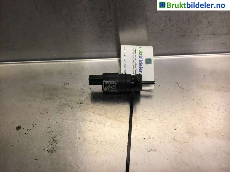 Spylerpumpe foran til BMW 3-Serie 2012-2018 (F30/F31/F34) (F30/F31/F34) (BMW|7302589|3437380|)