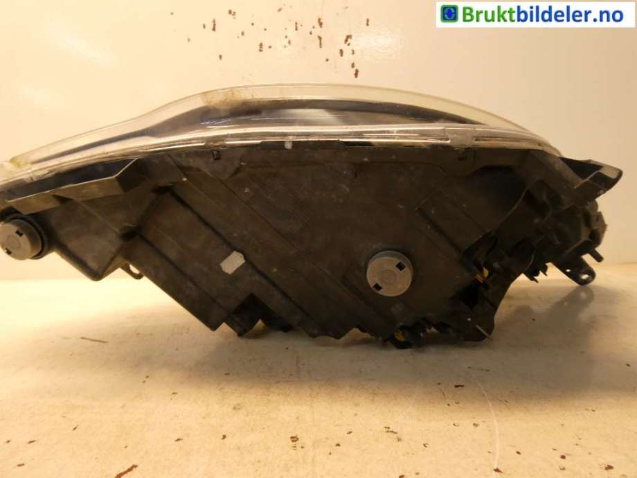 Frontlykt venstre halogen til Opel Corsa D 2006-2014  (OPEL|95511327||13392705)
