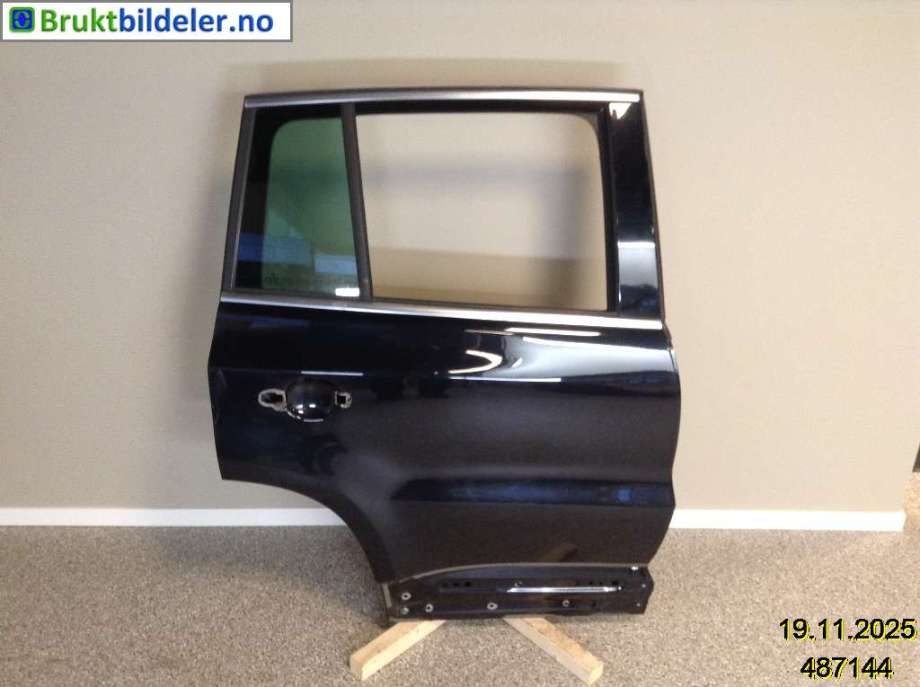Dør høyre bak til VW Tiguan, 2007-2011 (Type I, Fase 1)  (VOLKSWAGEN|5N0 833 056 A)
