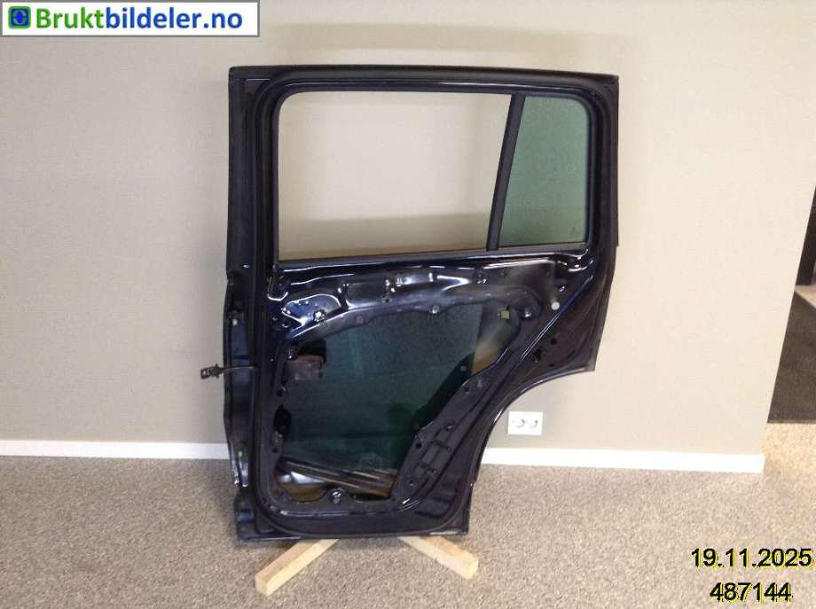 Dør høyre bak til VW Tiguan 2007-2011 (Type I, Fase 1)  (VOLKSWAGEN|5N0 833 056 A|)