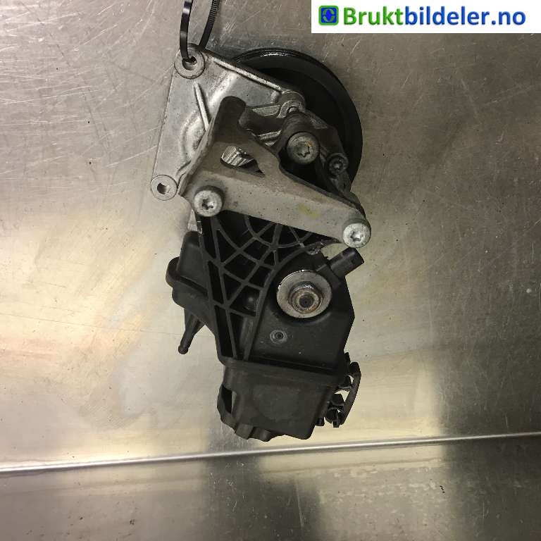 Servo pumpe mekanisk til Mercedes C-Klasse 2007-2011 (Fase 1) (W204) (W204) (MERCEDES|A 006 466 26 01|LH2115670|)