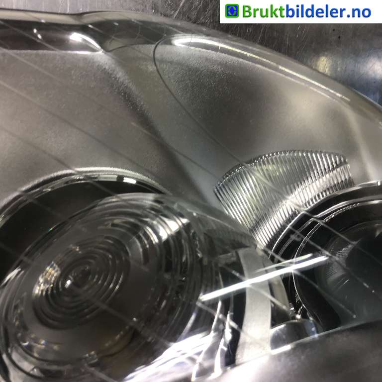 Frontlykt høyre xenon til VW Passat 2005-2010 (B6) (B6) (VOLKSWAGEN|3C0 941 752 G|89312660|)