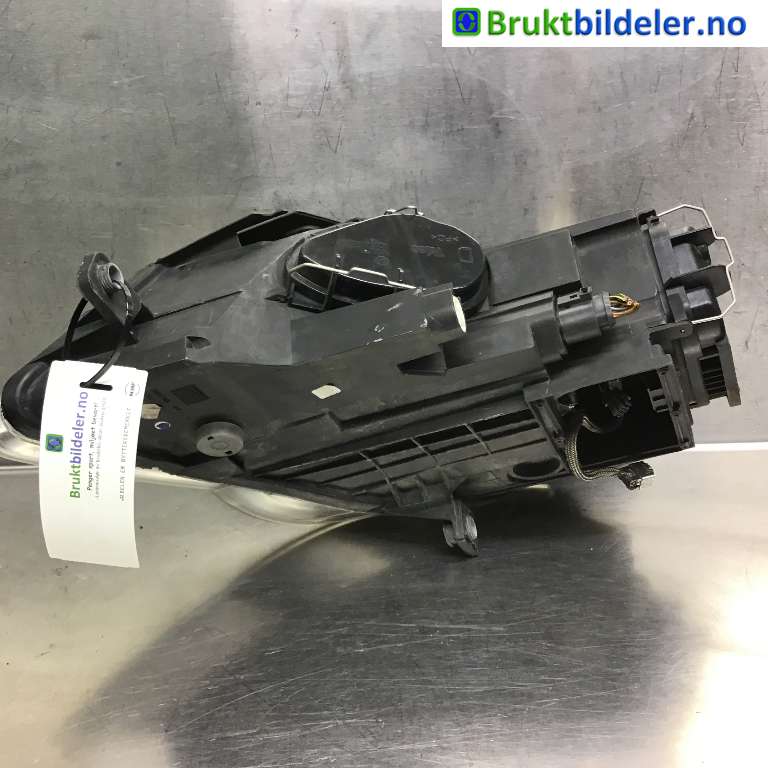 Frontlykt høyre xenon til VW Passat 2005-2010 (B6) (B6) (VOLKSWAGEN|3C0 941 752 G|89312660|)
