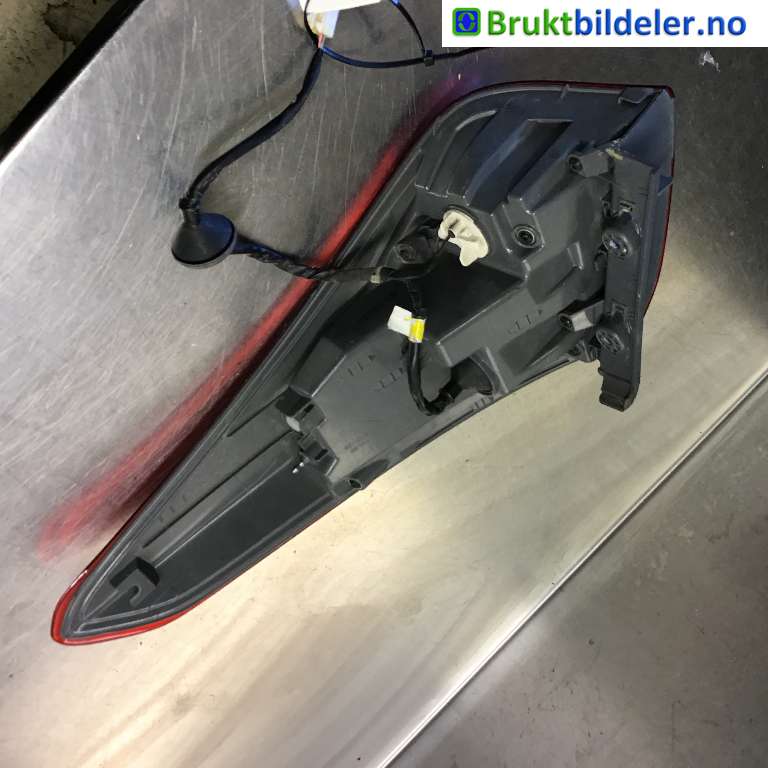 Baklykt venstre til Hyundai i40 2012-2017  (HYUNDAI|92401-3Z300|)