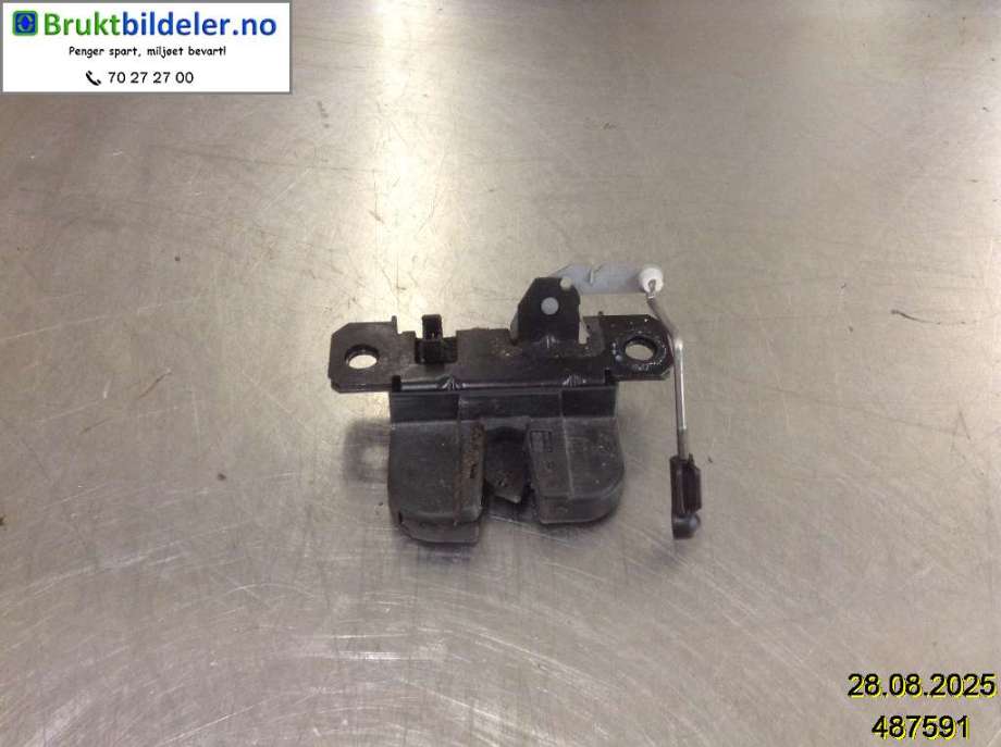 Baklukelås til VW Caddy, 2004-2010 (Type III, Fase 1)  (VOLKSWAGEN|2K0 827 505 F)