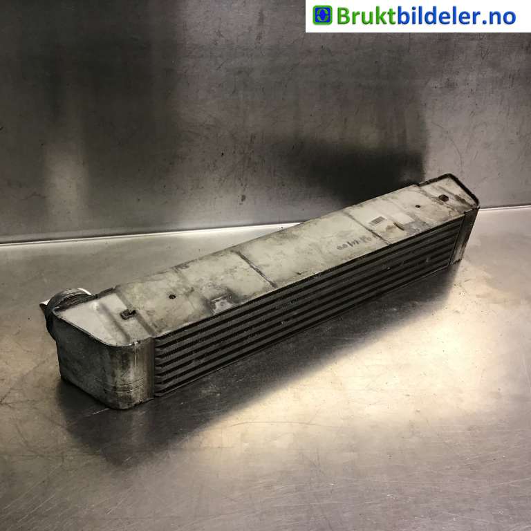Intercooler til BMW 5-Serie 2003-2010 (E60/E61) (E60/E61) (BMW|17 51 7 795 823-01|F6438000|)