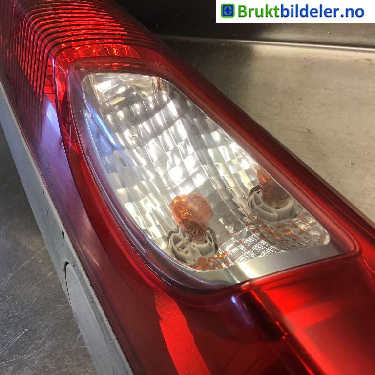 Baklykt venstre til Opel Vivaro A 2006-2014  (OPEL|91165887|93857722|)