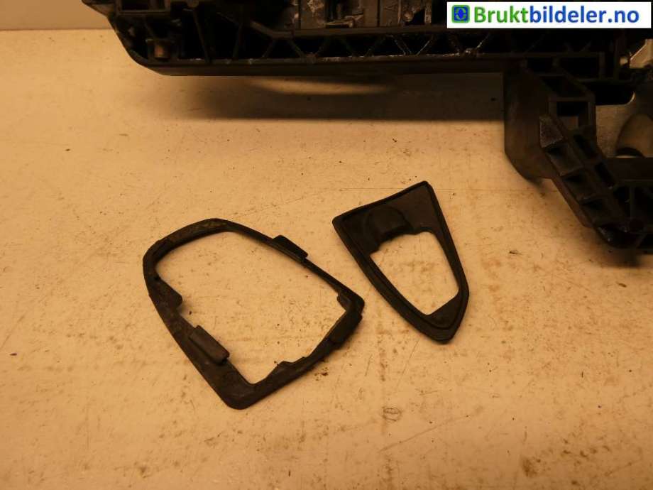 Dørhåndtak utv høyre bak til Mercedes GLK 2008-2015 (X204) (X204) (MERCEDES|A 204 760 12 34||A 204 760 02 70)