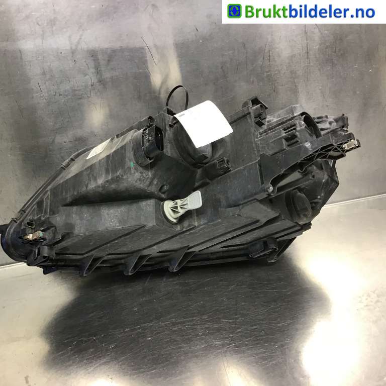 Frontlykt høyre halogen til VW Sharan 2010-->> (Type II)  (VOLKSWAGEN|7N1 941 006|0 301 242 202|)