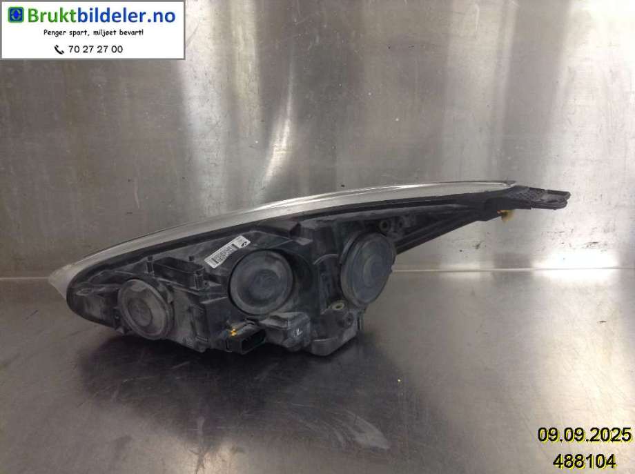 Frontlykt høyre halogen til Ford Focus 2014-2018 (Type III, Fase 2)  (FORD|F1EB-13W029-AC|)