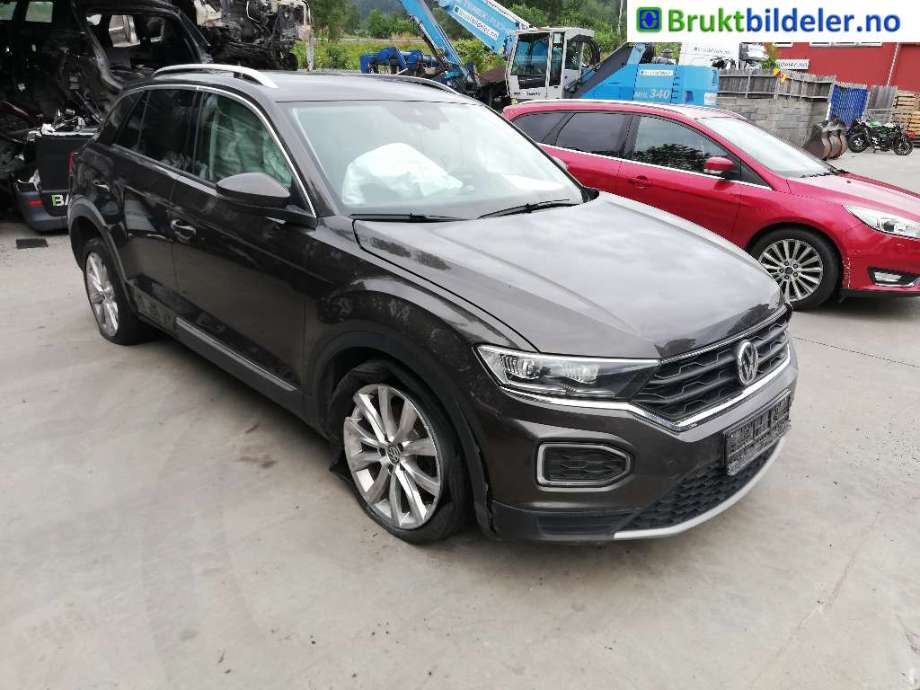 Skjerm høyre foran til VW T-Roc, 2017-->>  (VOLKSWAGEN|)