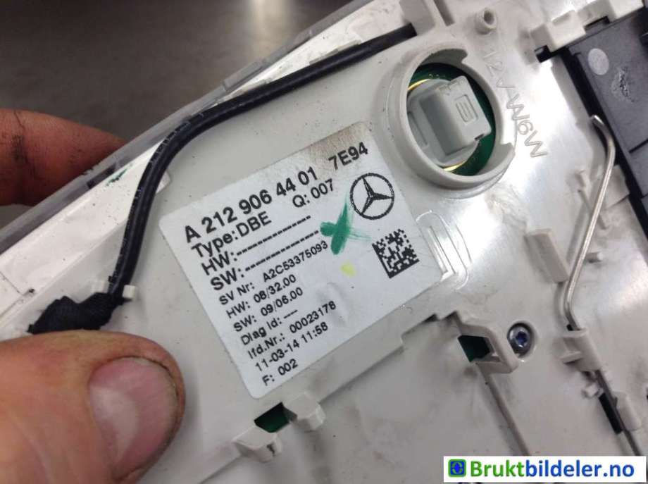 Tak konsoll til Mercedes E-Klasse 2009-2013 (Fase 1) (W212) (W212) (MERCEDES|A 212 906 44 01|)