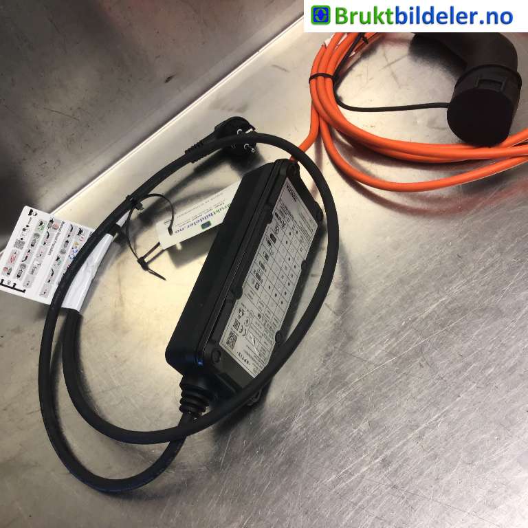 Batterilader kabel til Toyota bZ4X 2022-->>  (TOYOTA|G9060-YM111-A|B-G01-P65-10A-T0|)