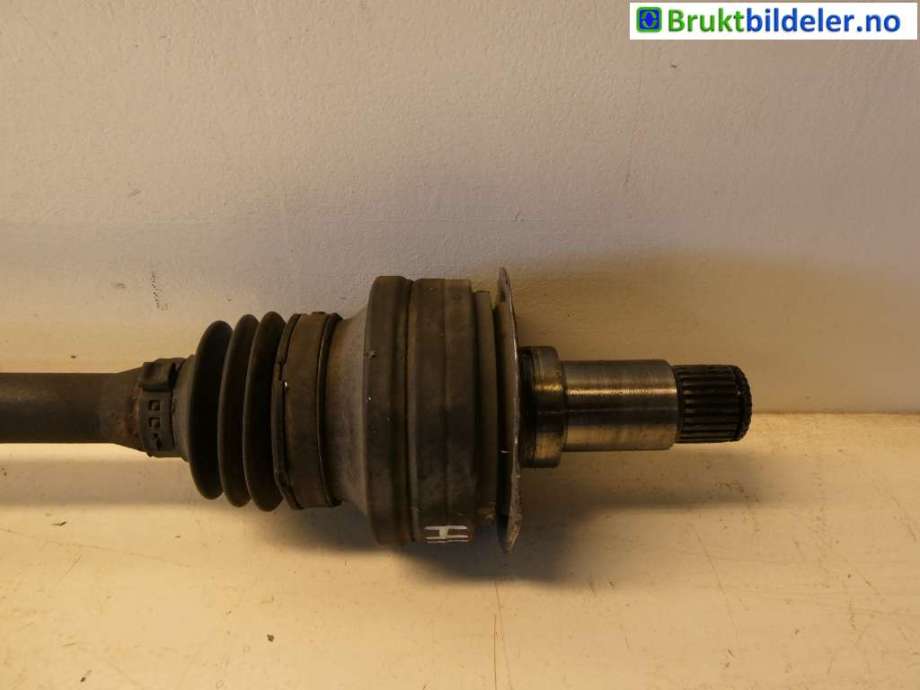 Drivaksel høyre bak til Mercedes GLK 2008-2015 (X204) (X204) (MERCEDES|A 212 350 21 10|)