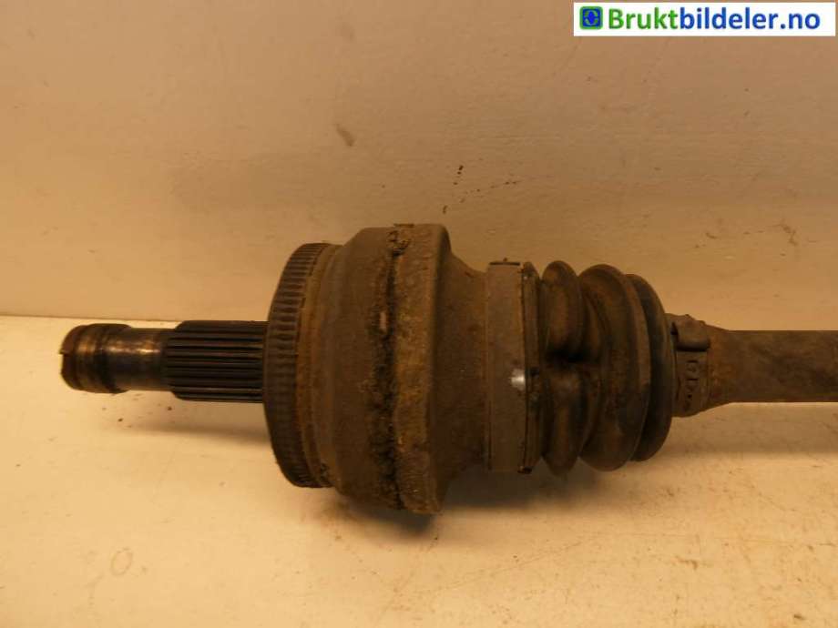Drivaksel høyre bak til Mercedes GLK 2008-2015 (X204) (X204) (MERCEDES|A 212 350 21 10|)