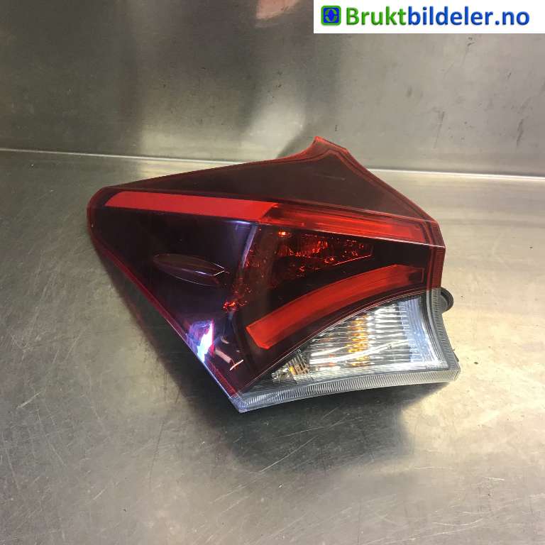 Baklykt venstre til Toyota Auris, 2015-2019 (Type II, Fase 2)  (TOYOTA|8156102A61)