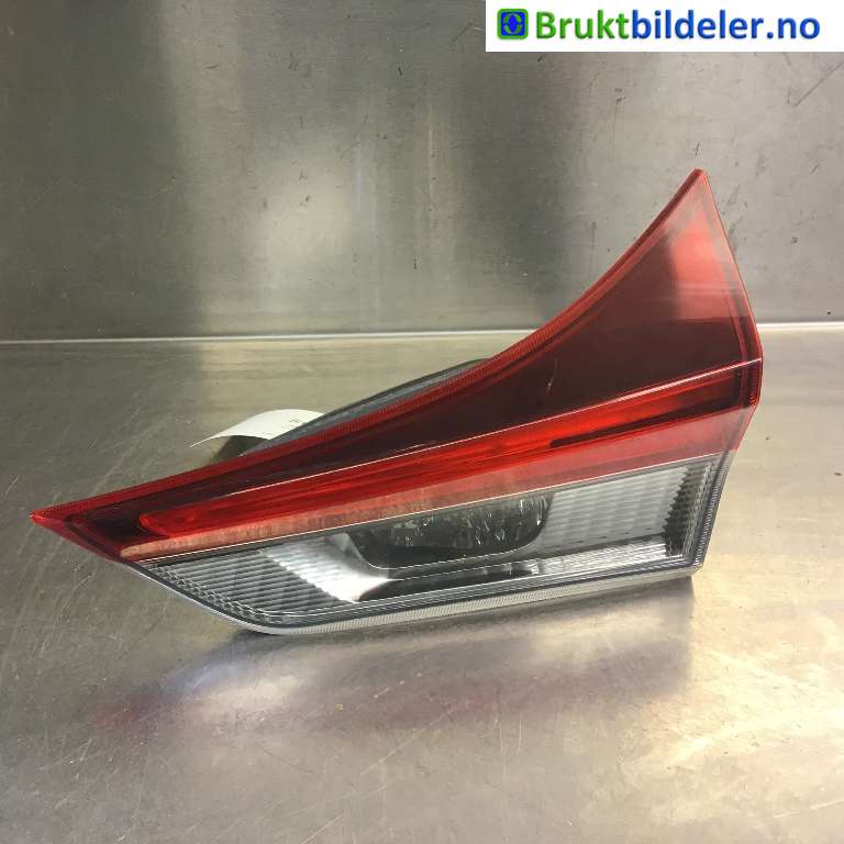 Baklykt høyre indre til Toyota Auris, 2015-2019 (Type II, Fase 2)  (TOYOTA|81581-02830)