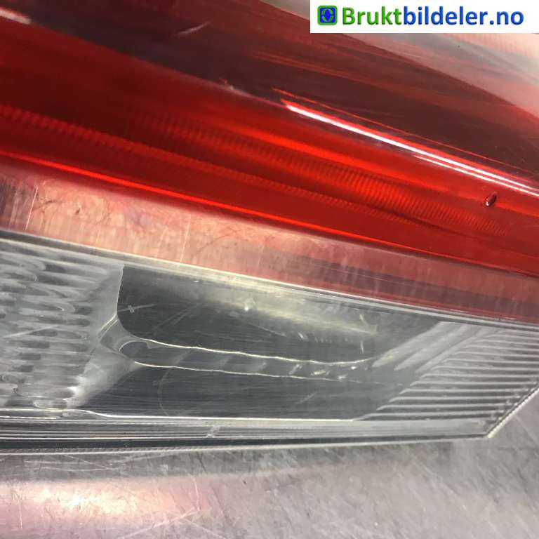 Baklykt høyre indre til Toyota Auris 2015-2019 (Type II, Fase 2)  (TOYOTA|81581-02830|)
