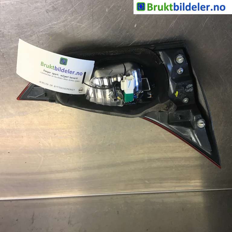 Baklykt høyre indre til Toyota Auris 2015-2019 (Type II, Fase 2)  (TOYOTA|81581-02830|)