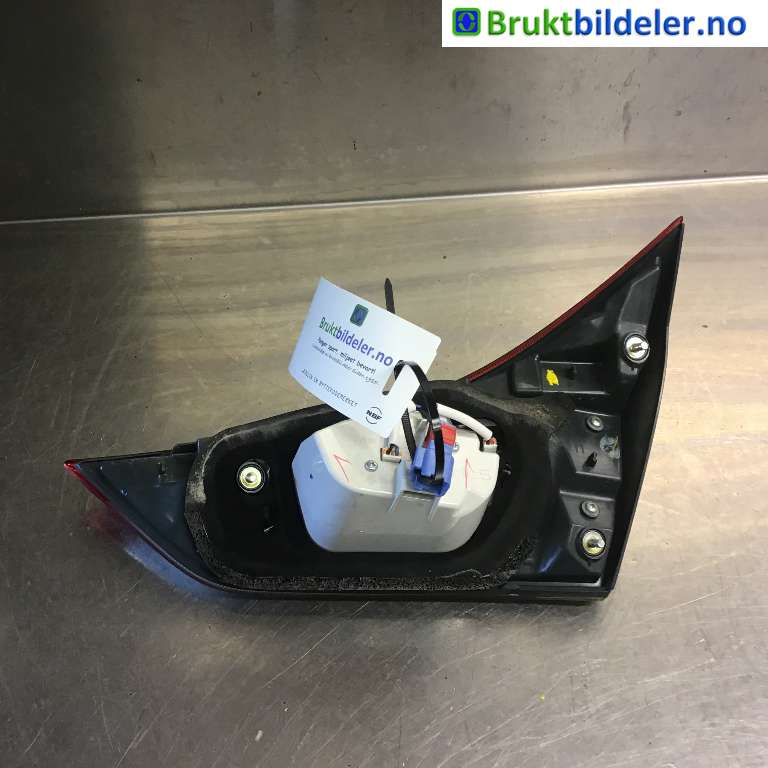 Baklykt høyre indre til Toyota Auris 2015-2019 (Type II, Fase 2)  (TOYOTA|81581-02830|)