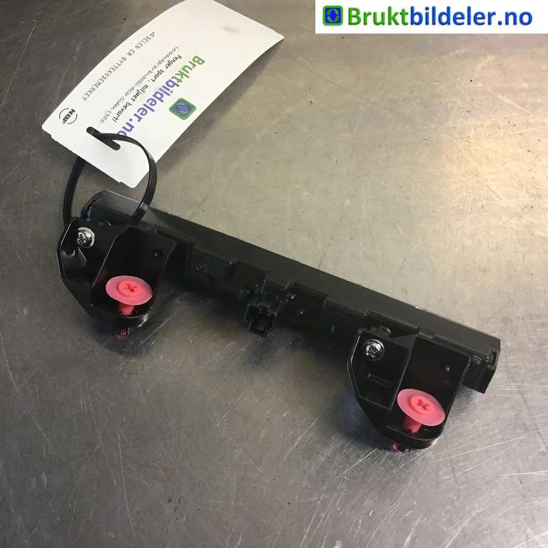 Baklykt bremselys bakrute til Toyota Auris 2015-2019 (Type II, Fase 2)  (TOYOTA|81570-12440|)