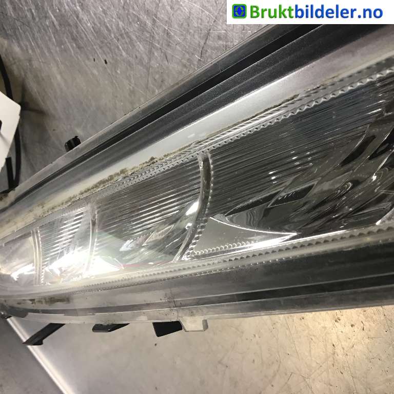 Tåkelykt høyre foran til Ford Mondeo 2011-2014 (Type IV, Fase 2)  (FORD|BS7113B218AE|)