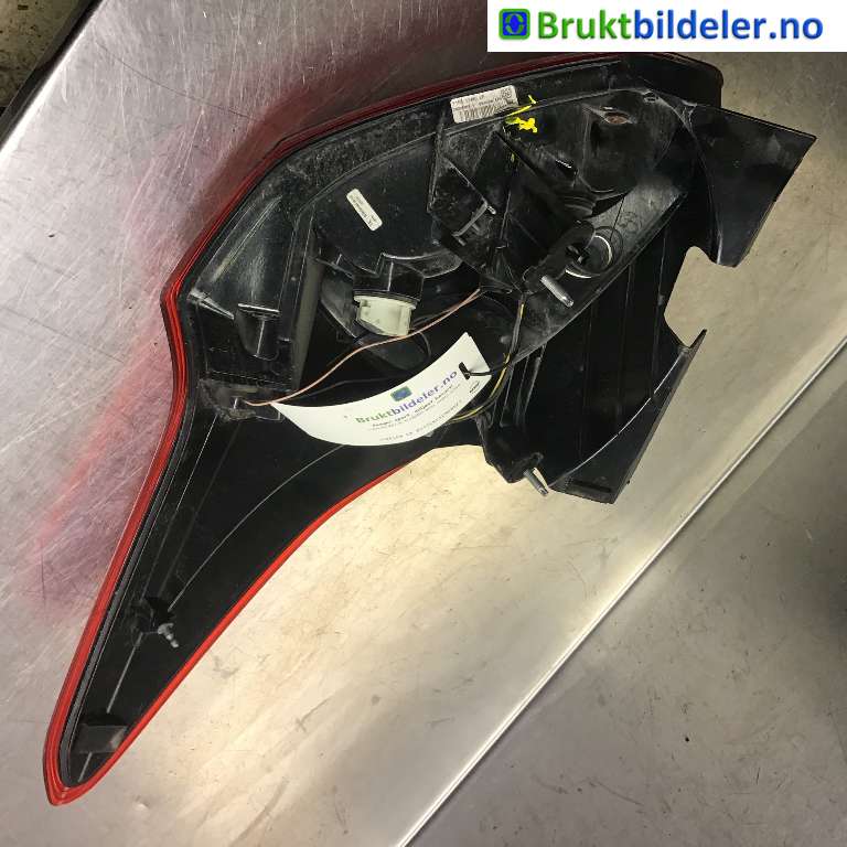 Baklykt venstre til Ford Focus 2014-2018 (Type III, Fase 2)  (FORD|F1EB-13405-CF||F1EB-13465-CF)