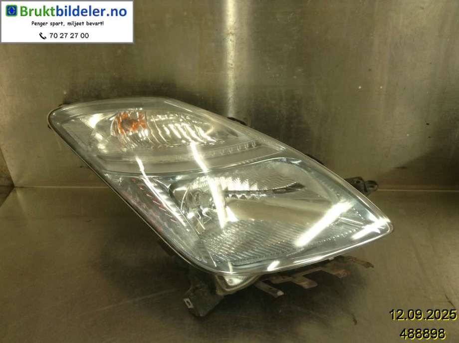Frontlykt høyre halogen til Toyota Prius, 2004-2009 (Type II) (COMBI) (COMBI) (TOYOTA|8113047181)