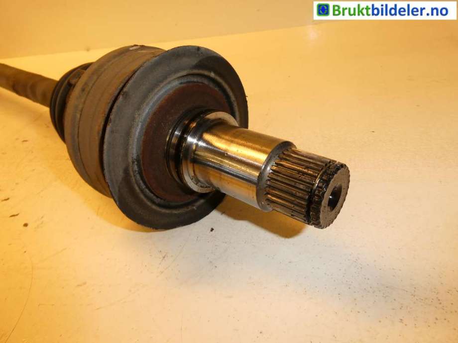 Drivaksel venstre bak til Mercedes GLK 2008-2015 (X204) (X204) (MERCEDES|A 212 350 21 10|)