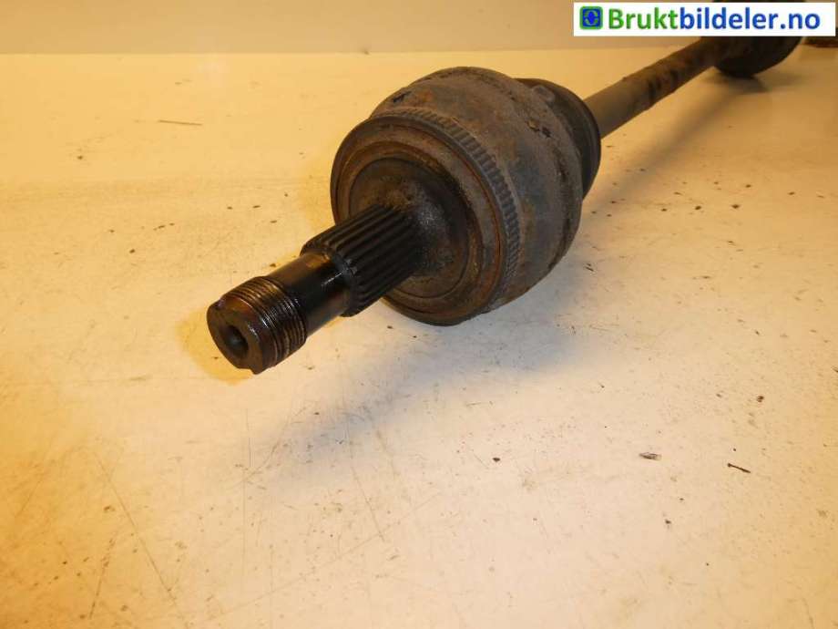 Drivaksel venstre bak til Mercedes GLK 2008-2015 (X204) (X204) (MERCEDES|A 212 350 21 10|)