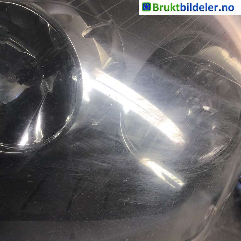 Frontlykt venstre halogen til Opel Zafira B 2005-2011  (OPEL|13252472|0 301 214 201|)