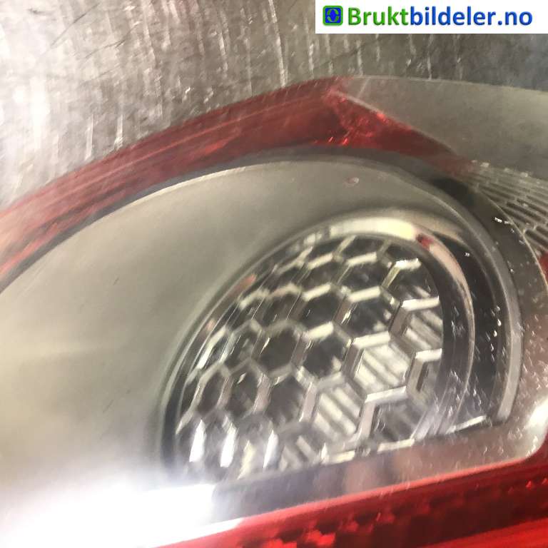 Baklykt venstre indre til Ford Kuga 2008-2012 (Type I)  (FORD|8V41-13A603-AD|2ZR 009546-01|)
