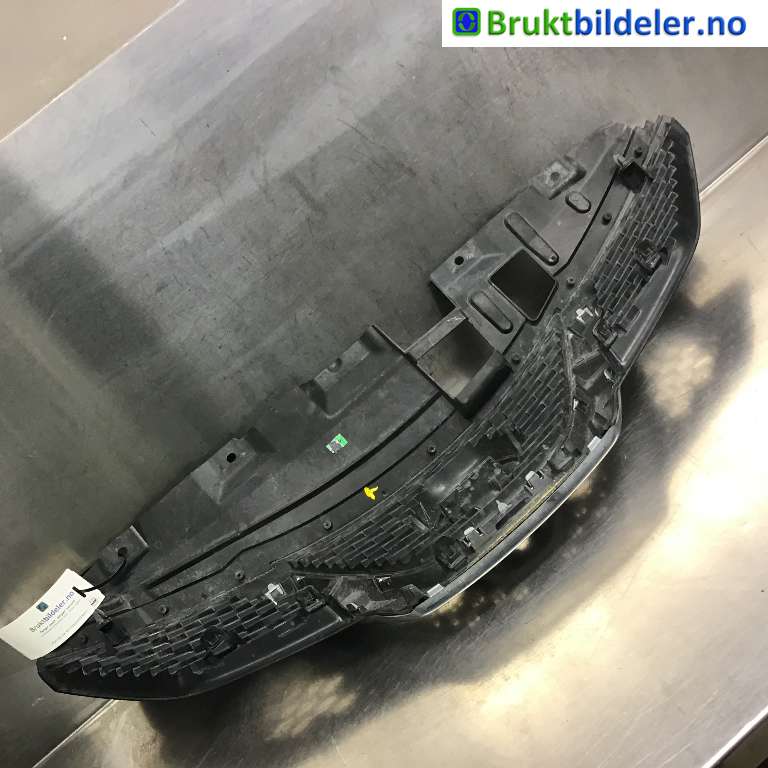 Grill til Nissan Qashqai 2014-2021 (Type II)  (NISSAN|62310-4EA1D|)