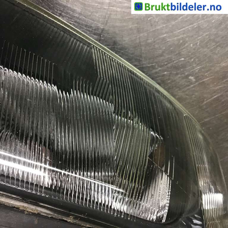 Frontlykt høyre halogen til Volvo S60 2000-2004 (Type I, Fase 1) (VOLVO|8662922|89006877|)