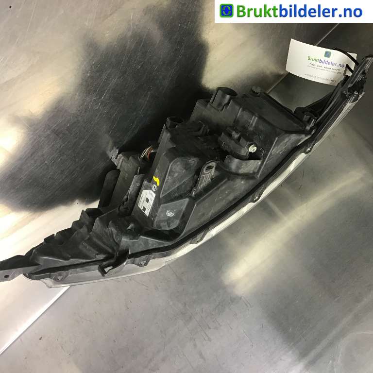 Frontlykt venstre halogen til Nissan Qashqai 2014-2021 (Type II)  (NISSAN|260604EH1B|100-18015|MD E13 13899L)
