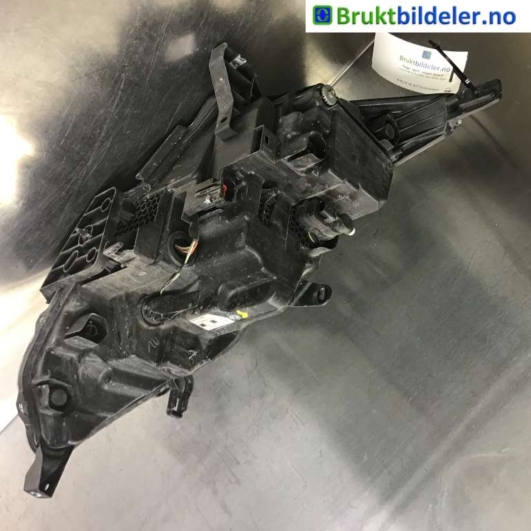 Frontlykt venstre halogen til Nissan Qashqai 2014-2021 (Type II)  (NISSAN|260604EH1B|100-18015|MD E13 13899L)