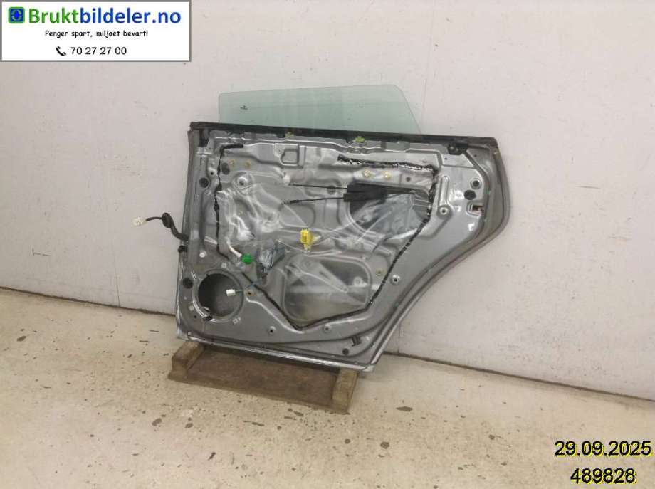 Dør høyre bak til Subaru Outback 2007-2009 (Type III, Fase 2)  (SUBARU|60409AG0619P|)