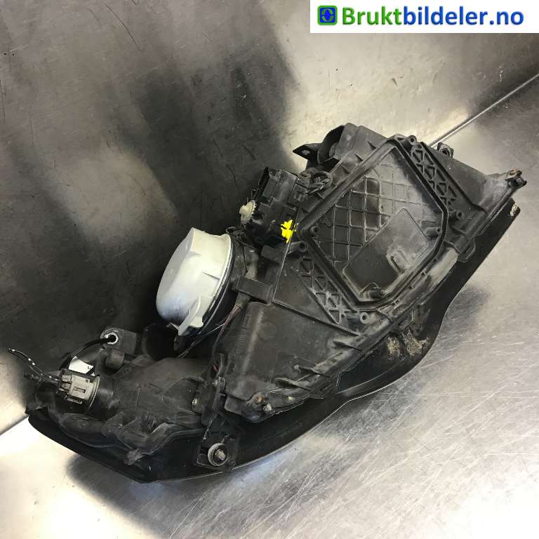 Frontlykt venstre halogen til Subaru Outback 2007-2009 (Type III, Fase 2)  (SUBARU|84001AG310|)