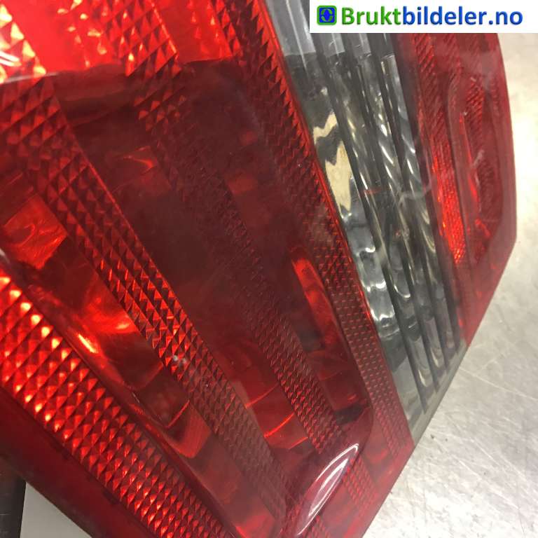 Baklykt høyre indre til Mercedes B-Klasse 2008-2011 (Fase 2) (W245) (W245) (MERCEDES|A 169 820 16 64|)