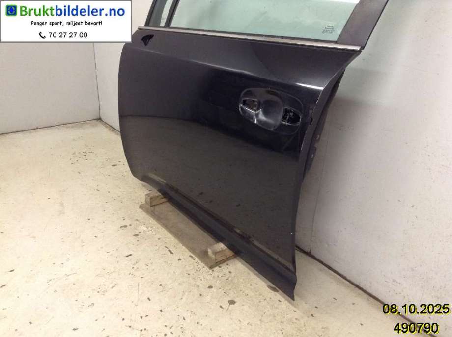 Dør venstre foran til Toyota Avensis 2009-2015 (Type III, Fase 1)  (TOYOTA|6700205070|)