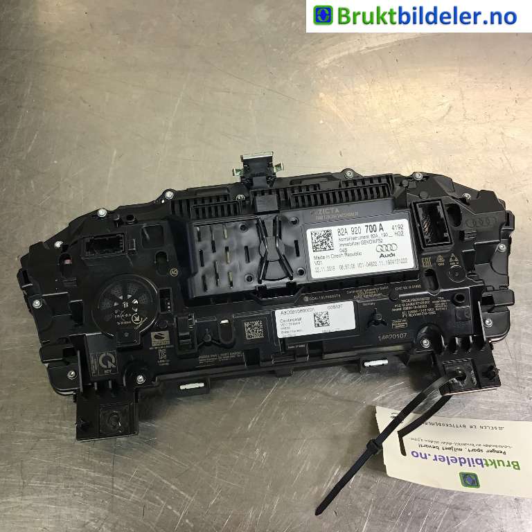 Instrumentpanel til Audi A1 2018-->> (Type II)  (AUDI|82A 920 700 A|A3C0315860001|)