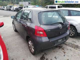 Dør venstre bak til Toyota Yaris, 2009-2011 (Type II, Fase 2)  (TOYOTA|)