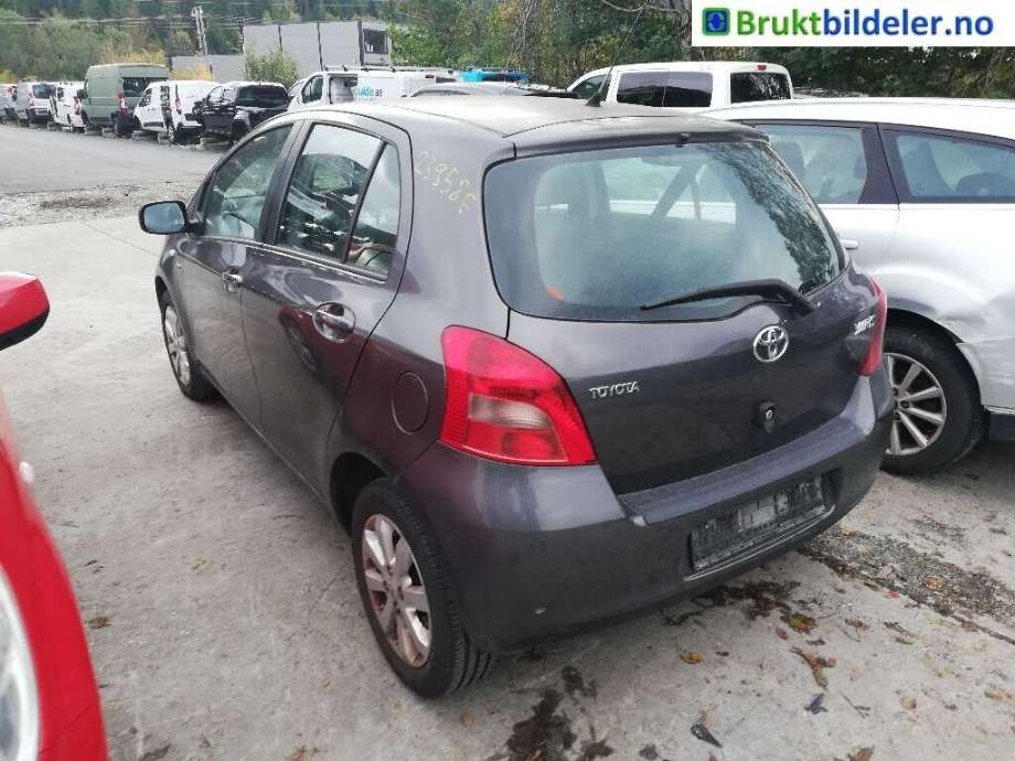 Baklykt venstre til Toyota Yaris, 2009-2011 (Type II, Fase 2)  (TOYOTA|)