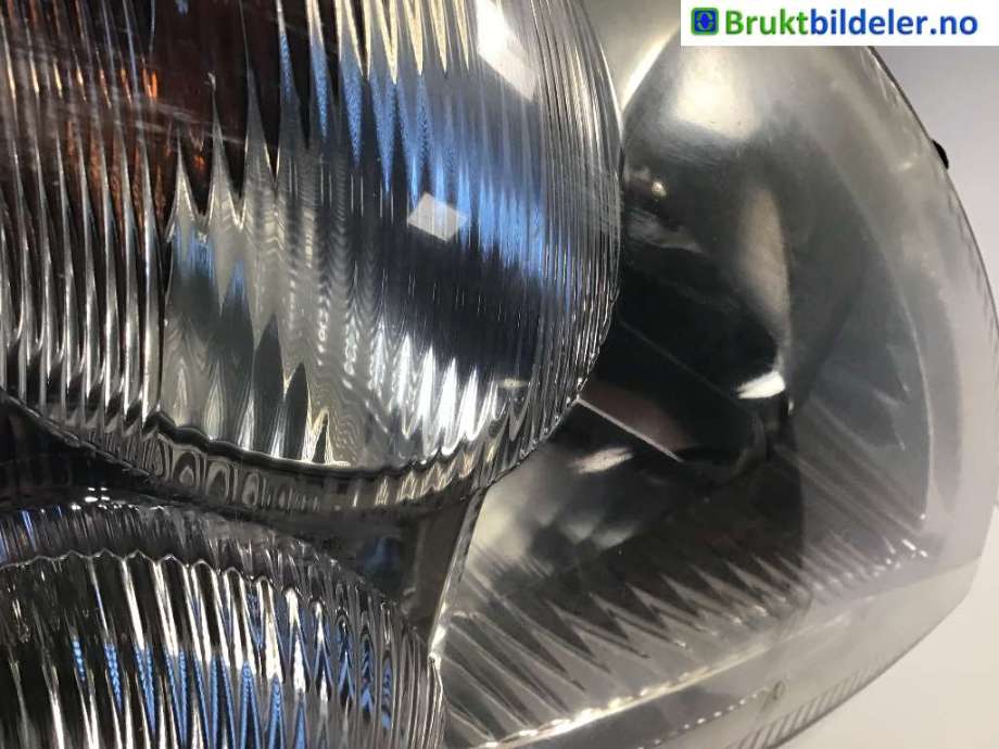 Frontlykt høyre halogen til Suzuki Liana 2004-2010 (Fase 2) (SUZUKI|3532054G20|)